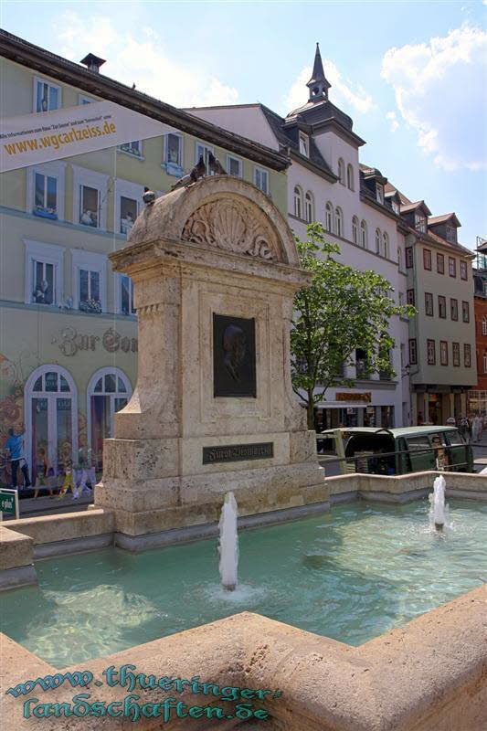 Bismarck-Brunnen auf dem Marktplatz