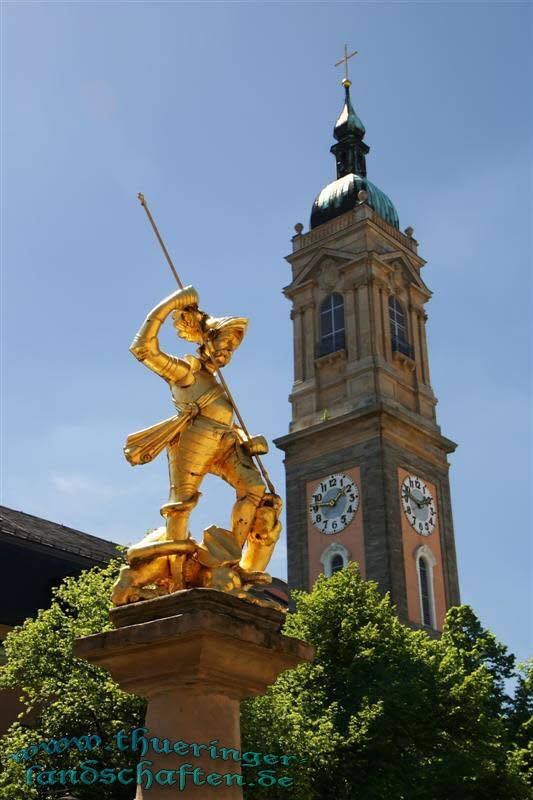 Marktbrunnen und Georgenkirche