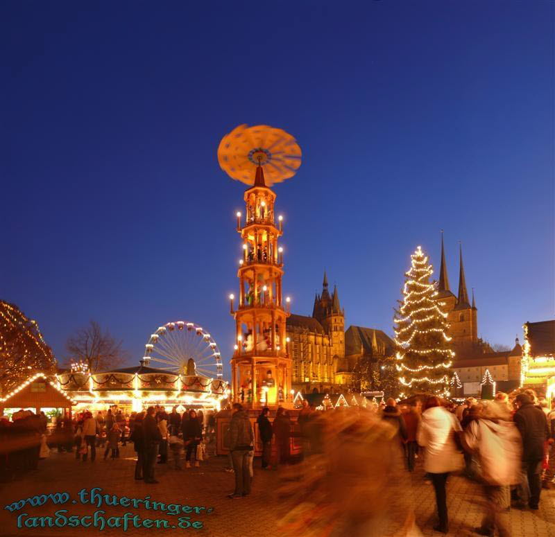 Weihnachtsmarkt Erfurt zur blauen Stunde
