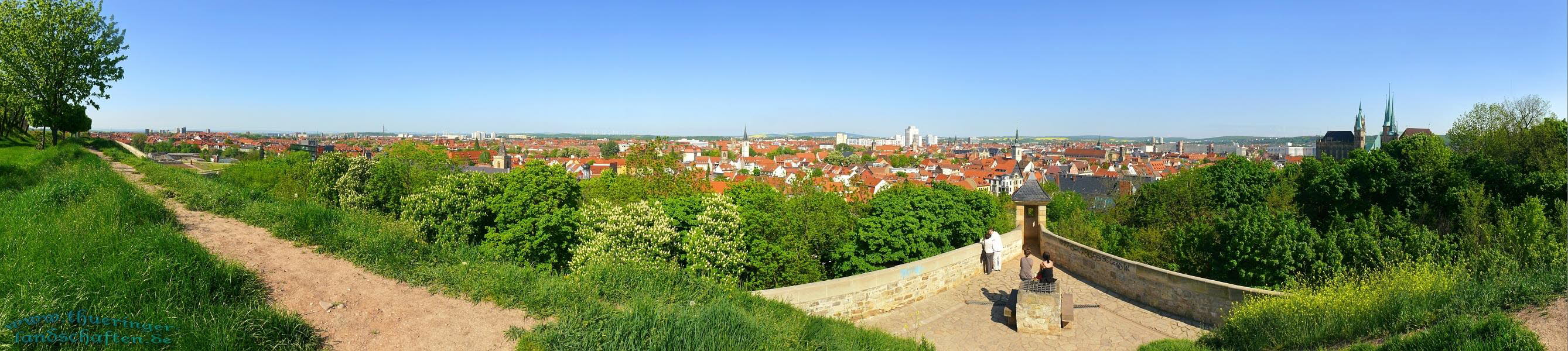 Blick von der Citadelle auf dem Petersberg